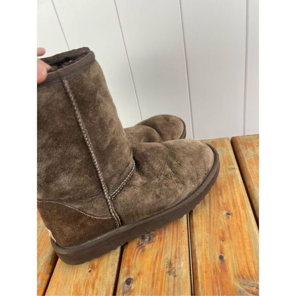 UGG Classic Short 5825 Chestnut Brown Booties Size 7 - Picture 5 of 8